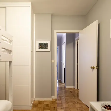 Apartamento En El Corazon De Vigo: 3 Habitaciones, Cocina Equipada, Smart Tv Y Estacionamiento Gratuito - Es-210-3 아파트 비고