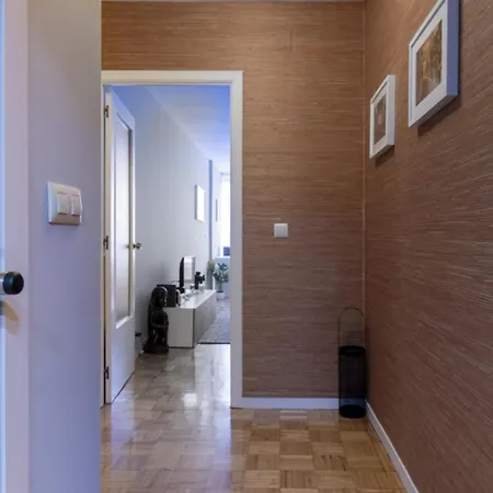 Apartamento En El Corazon De Vigo: 3 Habitaciones, Cocina Equipada, Smart Tv Y Estacionamiento Gratuito - Es-210-3 아파트
