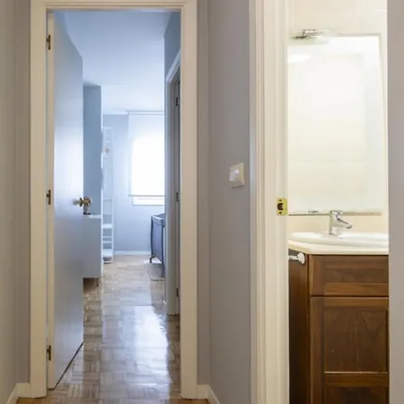 Apartamento En El Corazon De Vigo: 3 Habitaciones, Cocina Equipada, Smart Tv Y Estacionamiento Gratuito - Es-210-3 아파트