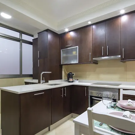 Apartamento En El Corazon De Vigo: 3 Habitaciones, Cocina Equipada, Smart Tv Y Estacionamiento Gratuito - Es-210-3 아파트 비고
